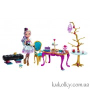 Ігровий набір Чайна вечірка з лялькою Меделін Хеттер 